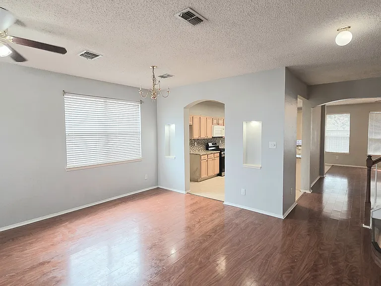 12783 Honey Locust Cir — Photo 2