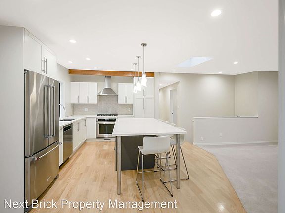 4th image of 1655 172nd Ave NE