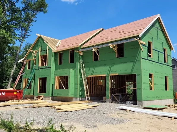 64 Puritan Pl, Norwood, MA 02062