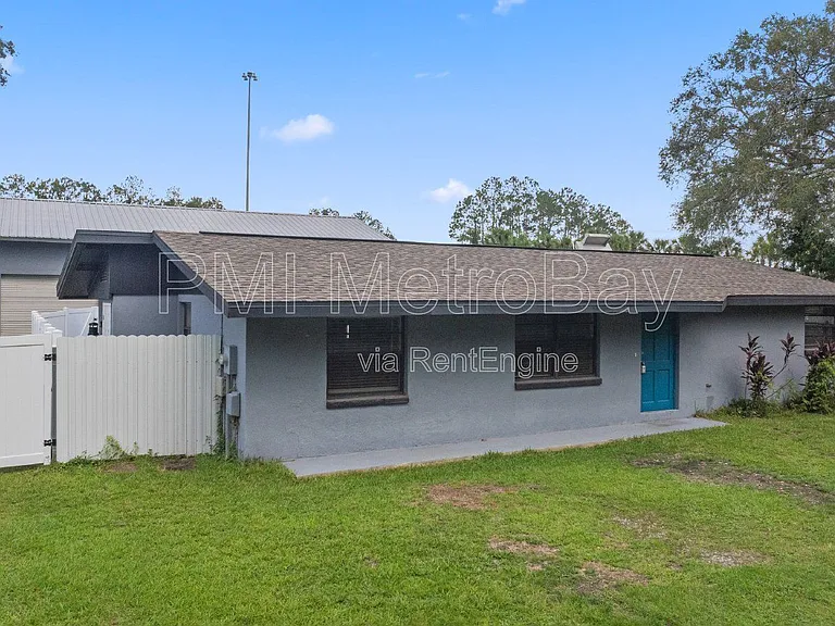 6121 N Falkenburg Rd — Photo 43