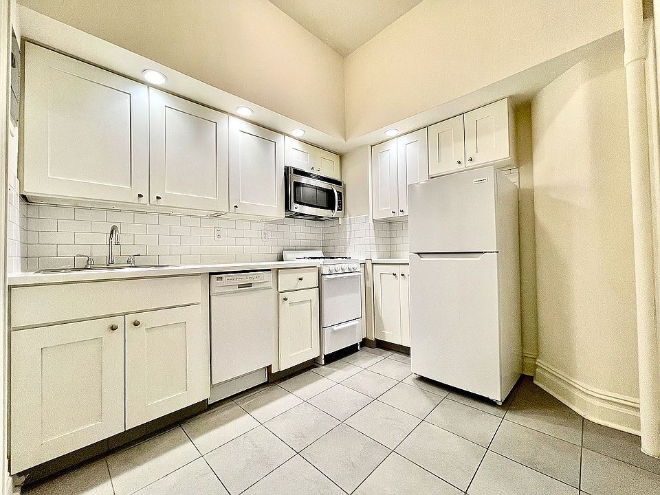 1st image of 61 W 10th St APT 1E