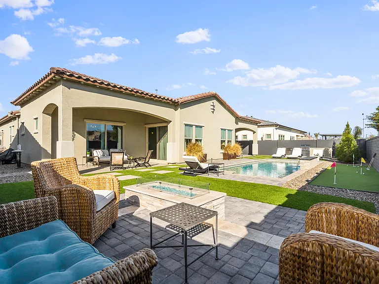 4061 S Emerald Dr — Photo 43