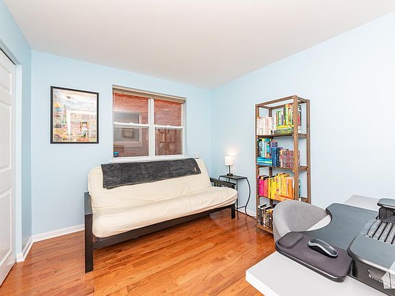 4th image of 1473 N Larrabee St