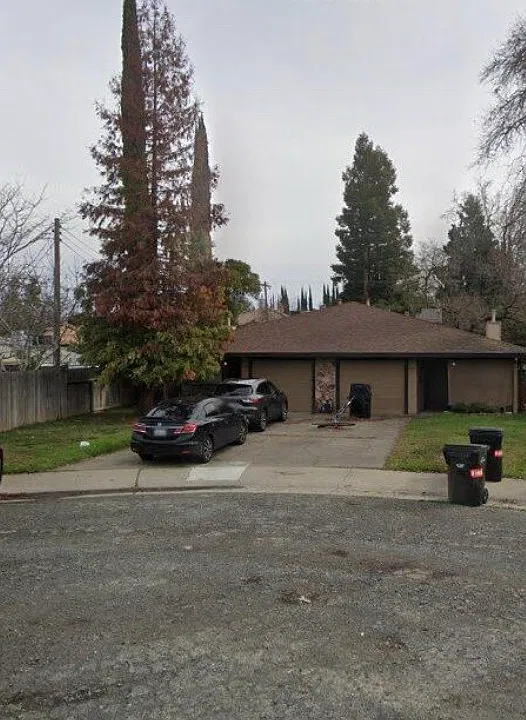 6042 Leafwood Dr