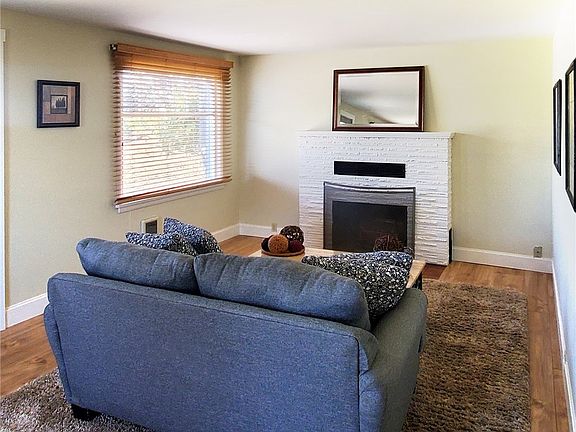 2nd image of 716 W Lincoln Street