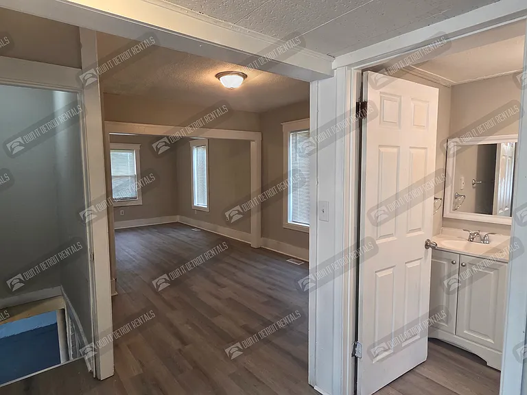 7210 Rivard Ave — Photo 14