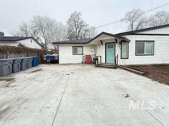 2nd image of 35 N Midland Blvd