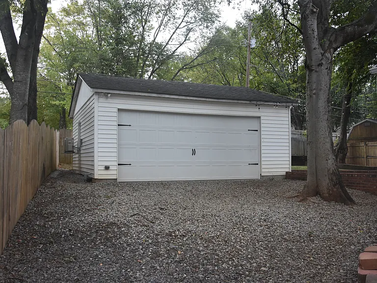 1919 Vanderbilt Cir SW — Photo 30
