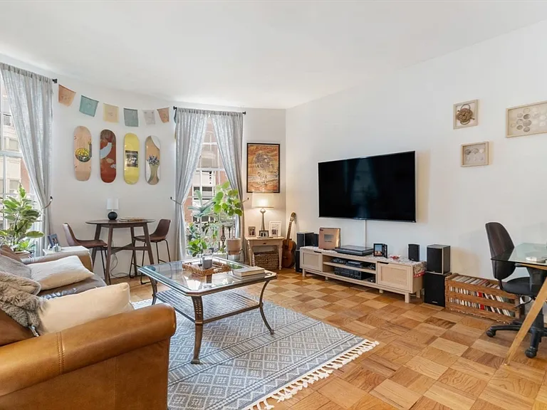 27 Bowdoin St #2B — Photo 4