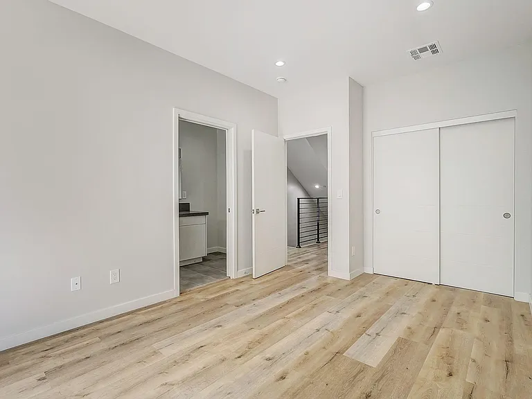 834 N June St #834 — Photo 22