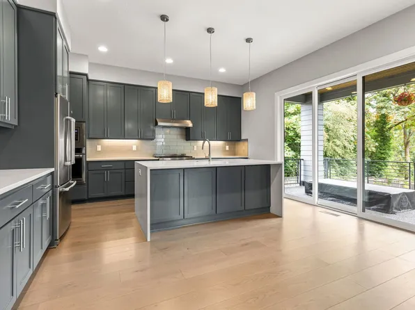 10805 NW Cornell Rd, Portland, OR 97229