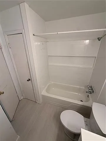8600 International Ct — Photo 15