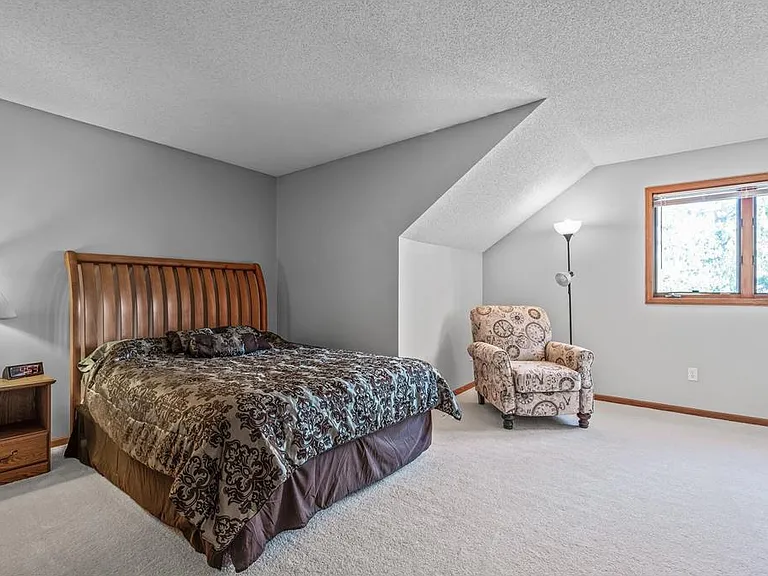 13504 Parkwood Dr — Photo 17