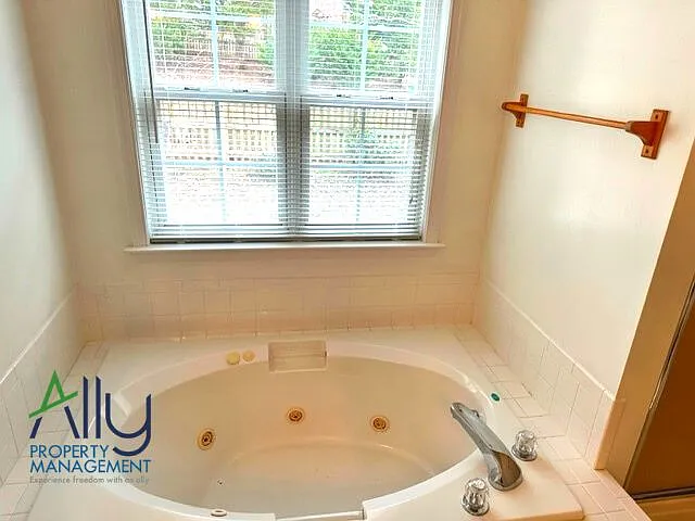 1003 Wintergreen Ln — Photo 19