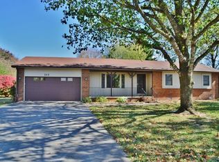 737 Lee Town Dr, Pea Ridge, AR 72751