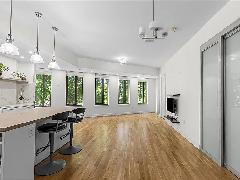 1313 Washington St #204 — Photo 2