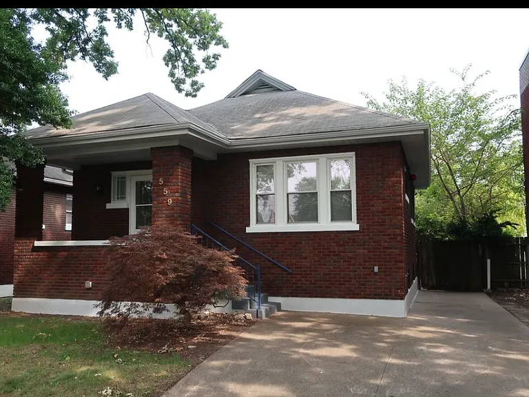 559 Eastern Pkwy — Photo 1