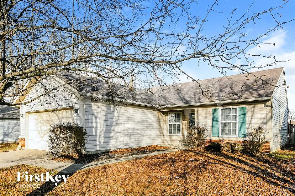 3 bed, 2.0 bath, 1126 sqft, $1,830 — Photo 2