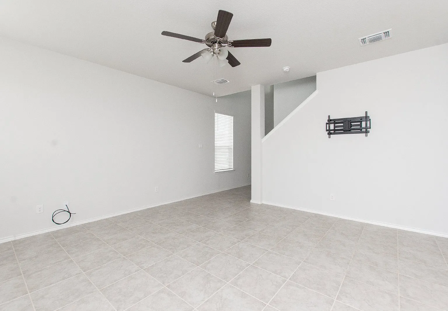 3 bed, 2.5 bath, 1846 sqft, $1,850 — Photo 3