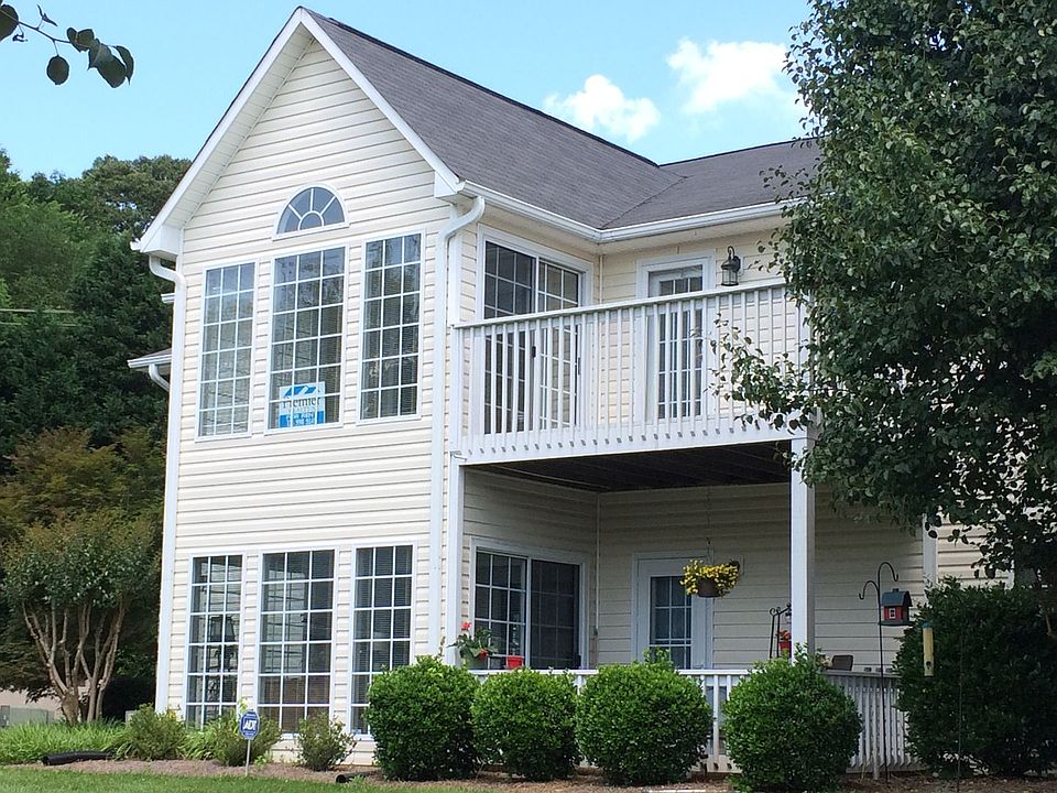 1st image of 126 River Oaks Ct