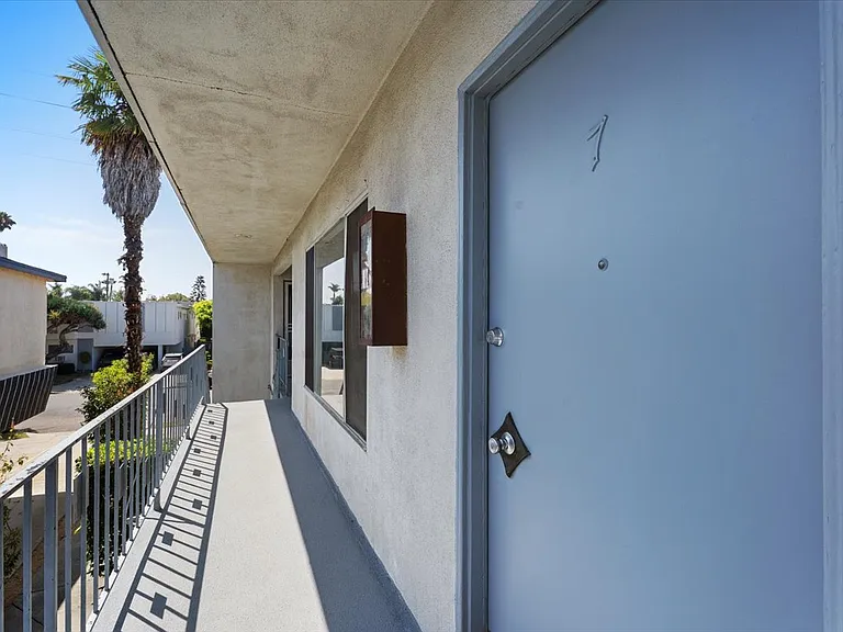 12717 Pacific Ave #7 — Photo 3