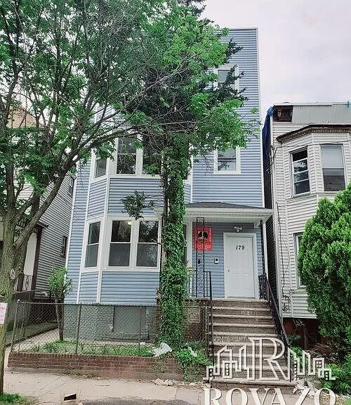 179 S 7th St #2A — Photo 11