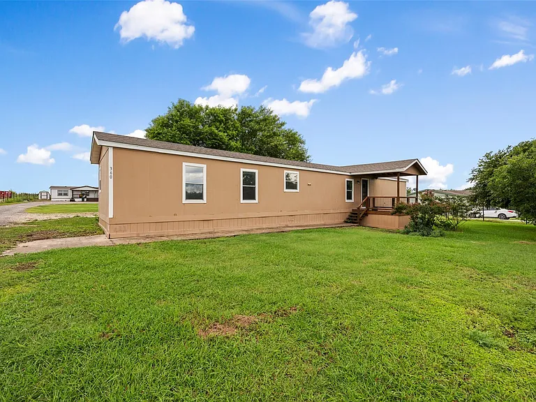 360 Shady Oaks #A — Photo 1