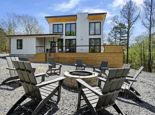 306 Gentry Oak Ln, Broken Bow, OK 74728