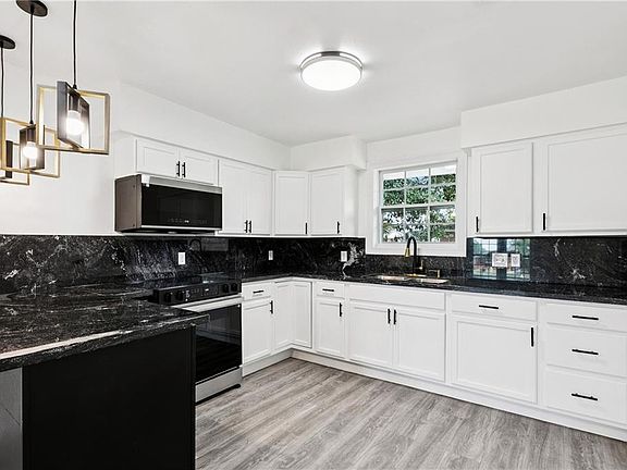 3rd image of 4859 Bundy Rd