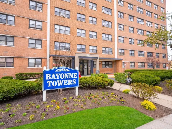 1225 Kennedy Blvd APT 2E, Bayonne, NJ 07002