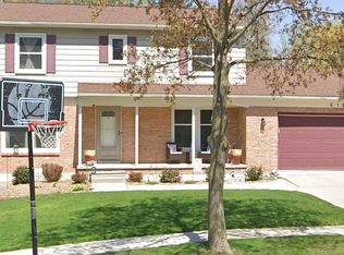 618 Bainbridge Dr, East Lansing, MI 48823
