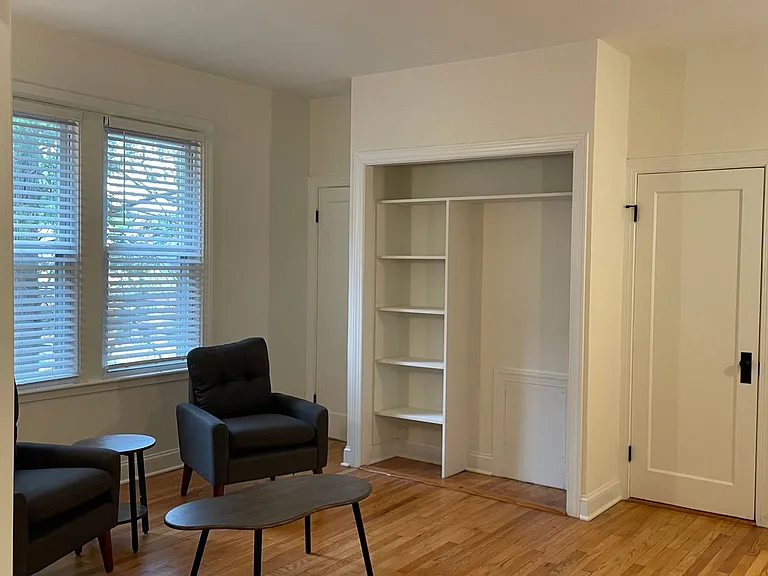 Guilford Apartments — Photo 11