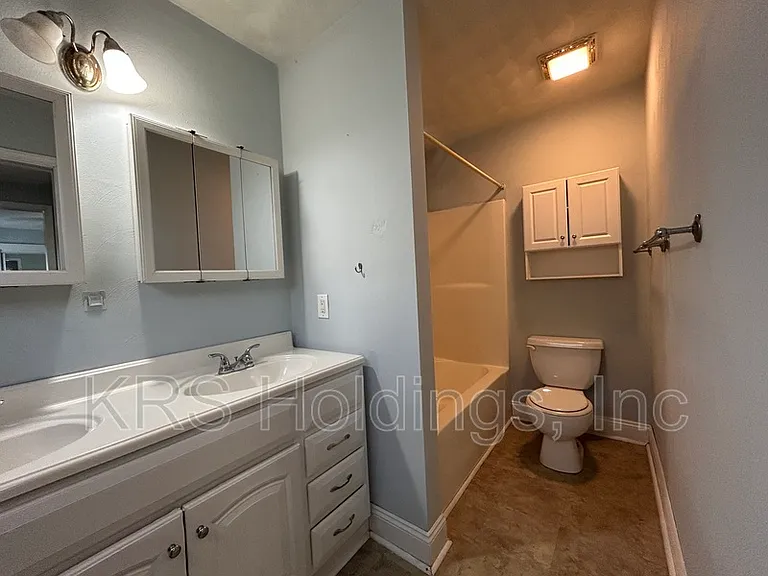 409 E Lorengo Ave — Photo 17