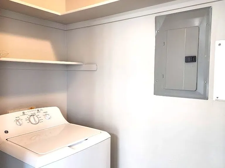 Campbell St Duplex — Photo 11