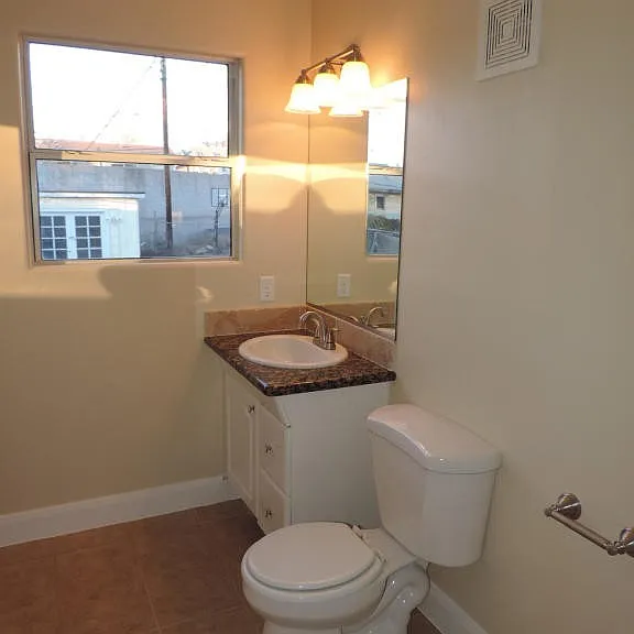 181 E 700 S — Photo 15