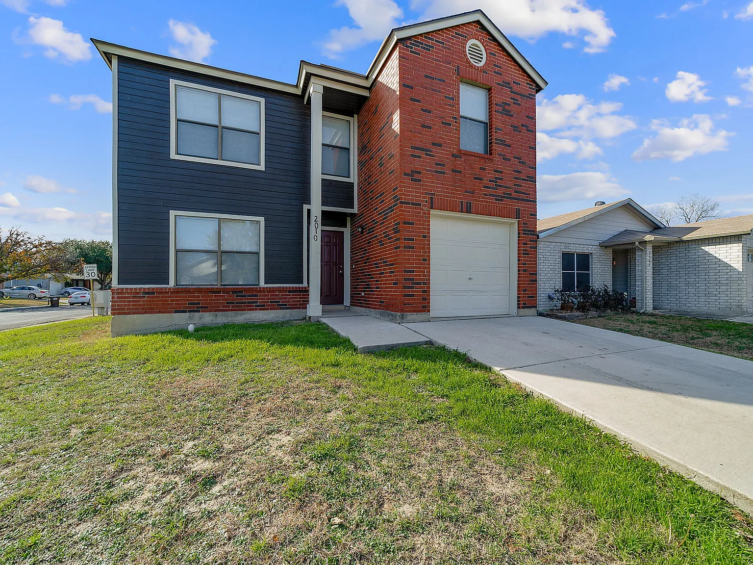 4 bed, 2.5 bath, 2042 sqft, $1,550 — Photo 4