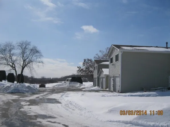 17307 W Maple Ln, Gurnee, IL 60031