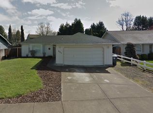 553 Daniel St, Central Point, OR 97502