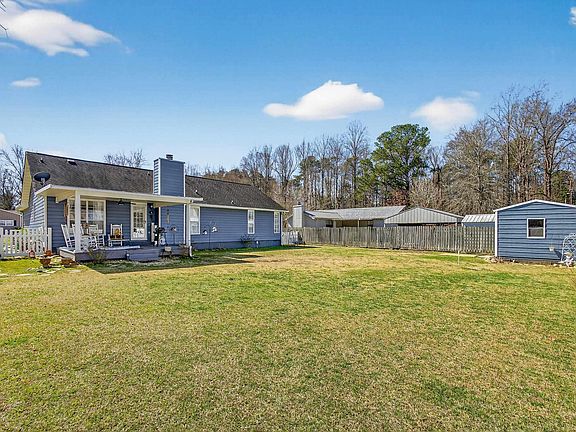 5th image of 934 Pinecrest Cir