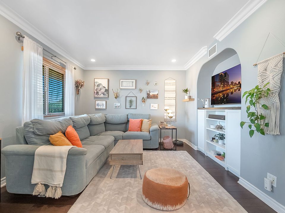 1st image of 2736 B St Unit 204