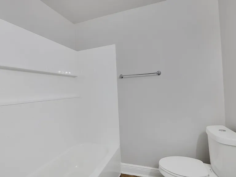 Woodland Trace Apartments — Photo 8