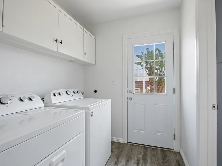 785 N Victoria Dr — Photo 7