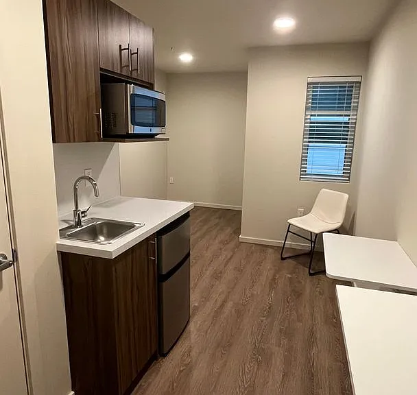 Plaza Apartments — Photo 144