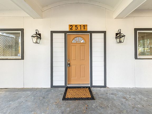 3rd image of 2511 San Gabriel St