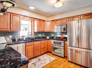 2722 Vale Crest Rd, Crystal, MN 55422