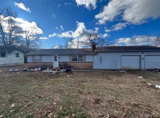 26006 Sarong Dr #16, Edwards, MO 65326