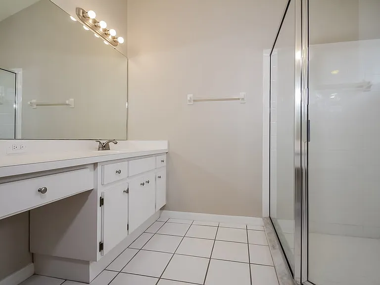 9801 Laurel Ledge Dr — Photo 8