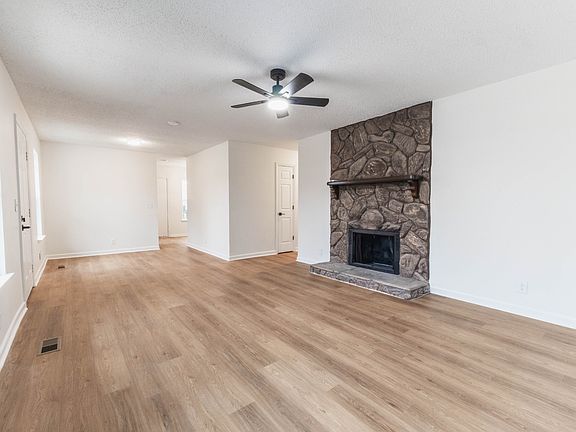5th image of 1805 Meadow Cliff Dr