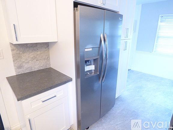 2nd image of 5059 Cahuenga Blvd #5059
