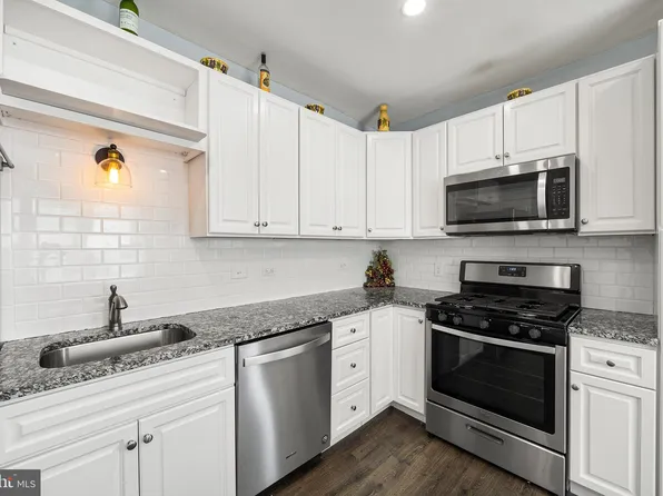26 S Washington St, Boyertown, PA 19512